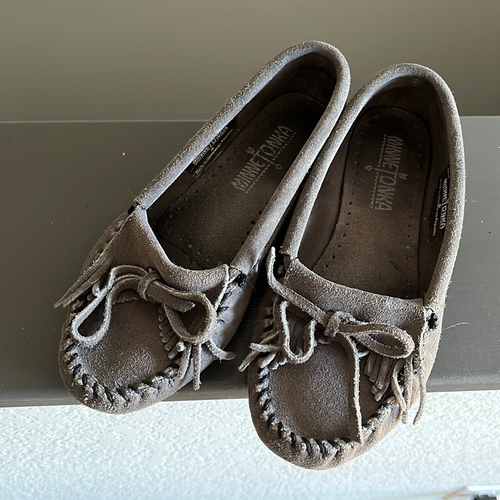 Minnetonka Moccasins-Grey